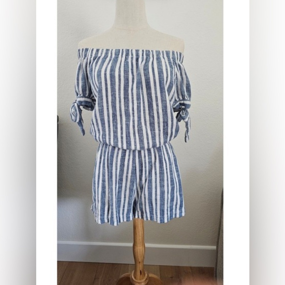 🍀Sale 4/$20 H&M Linen-rayon blend striped romper, sz 2